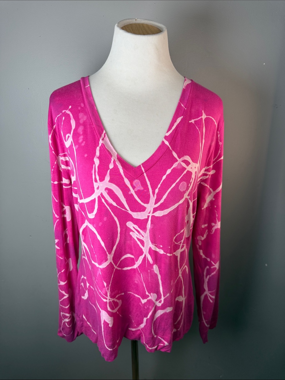 Women’s V-Neck Long Sleeve Pink Print Top